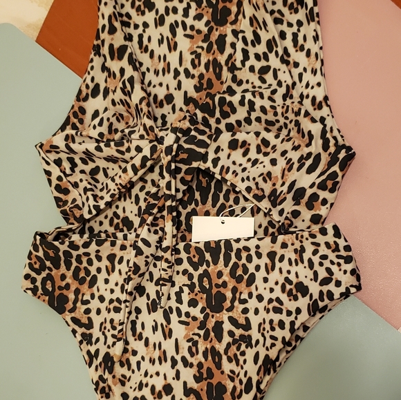 Sara Swim BNWT Leopard Print Tie-front Cut-out One Piece Swimsuit - Picture 4 of 8